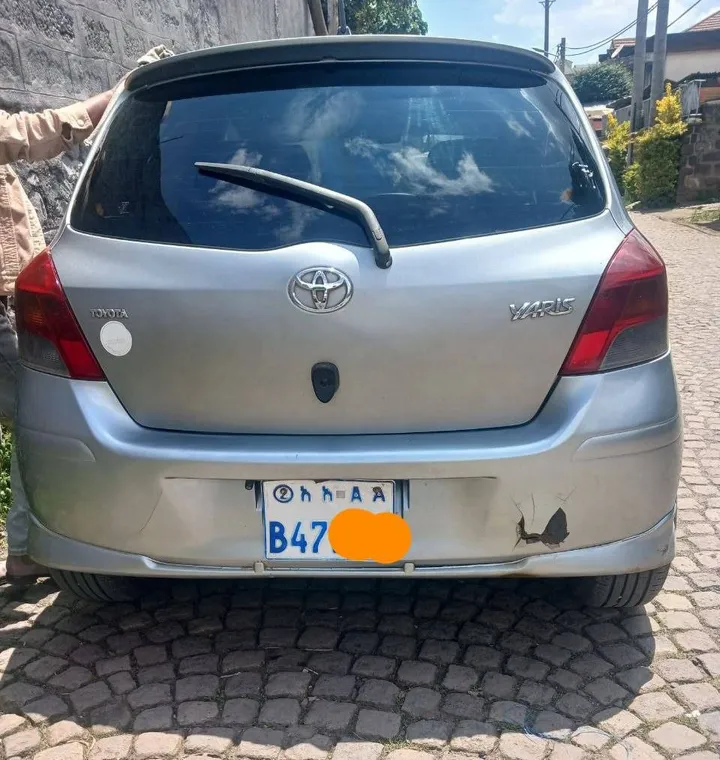 Toyota Yaris Compact 2010 Automatic – photo 5