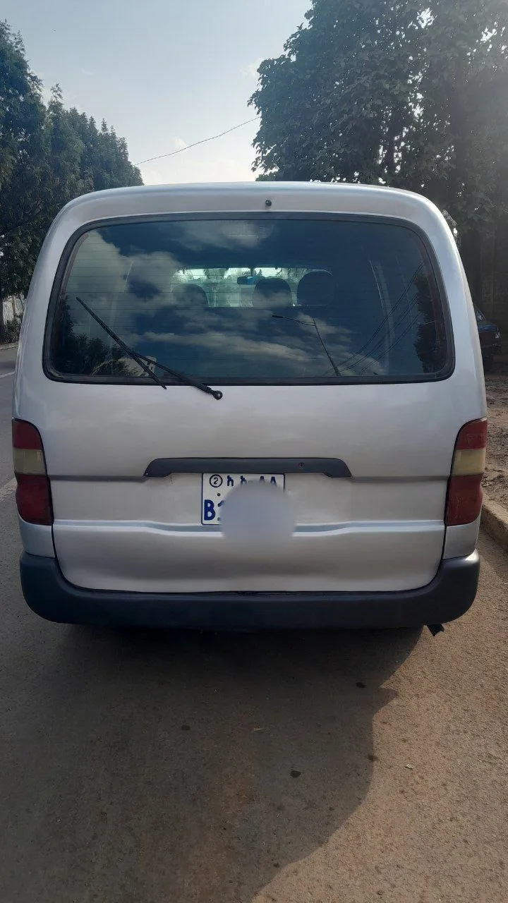 Toyota Dolphin 2L Half Van 1998 – photo 3