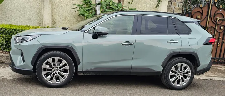 Toyota RAV4 2021 2.0L Automatic – photo 3