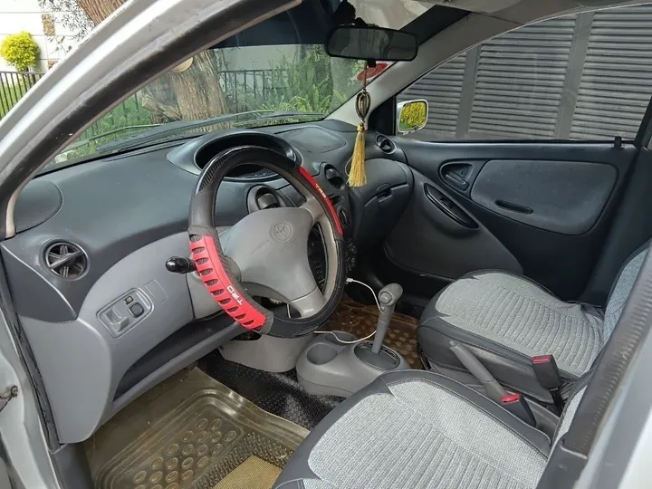 Toyota Vitz 2000 Automatic – photo 4