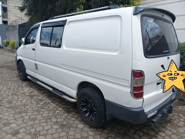 2008 Toyota Hiace Van – photo 3