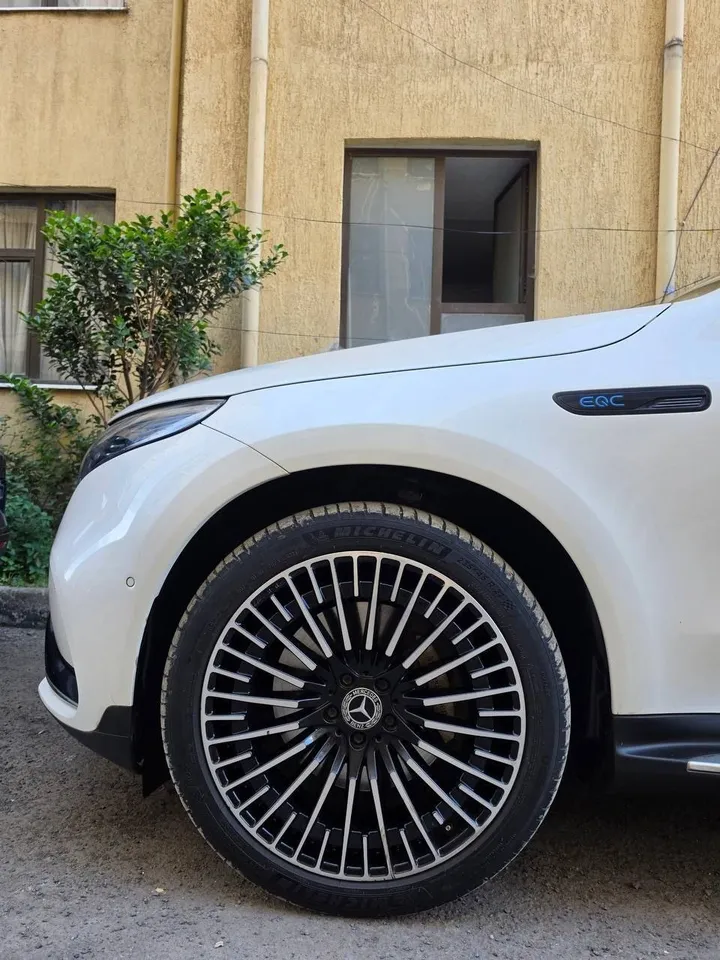 Mercedes-Benz EQC 400 4Matic 2022 – photo 8