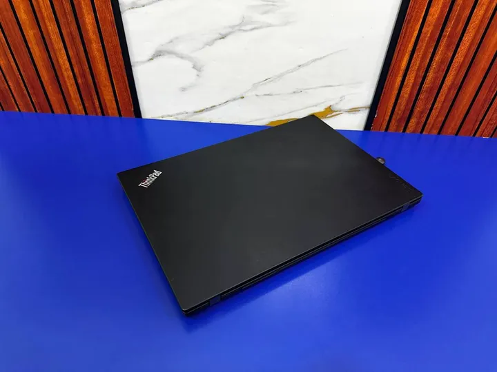Lenovo ThinkPad T470 Touchscreen Laptop – photo 4