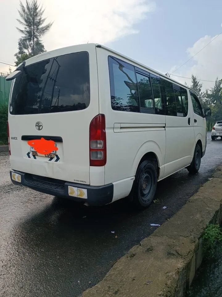 Toyota Hiace 2007 Manual Van – photo 5