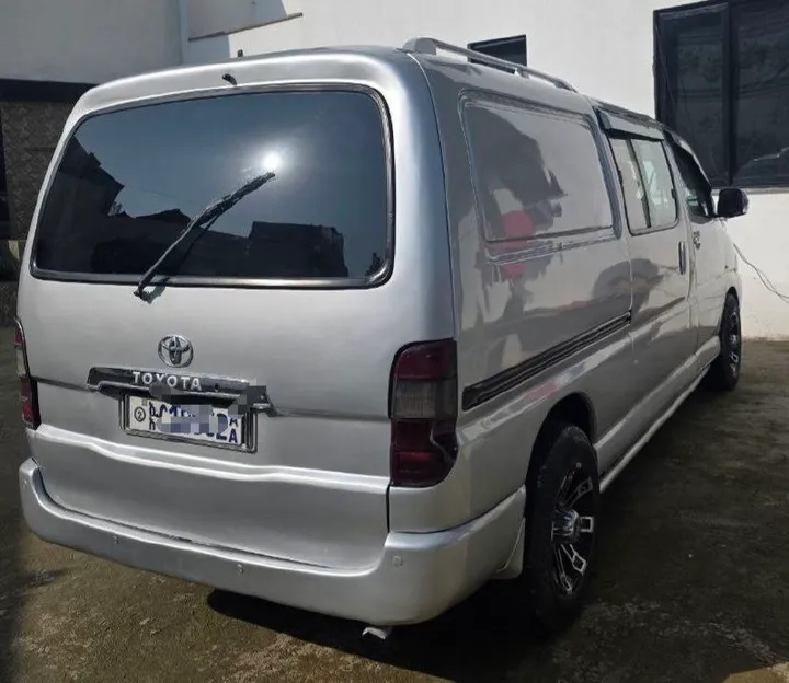 Toyota HiAce Shark 2008 – photo 4