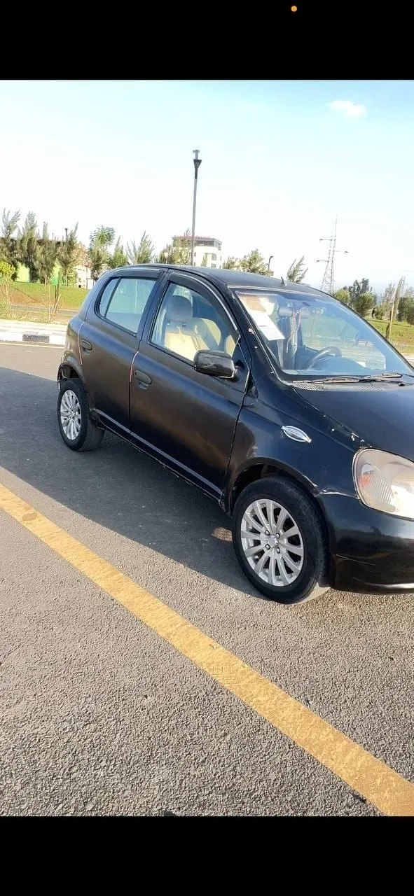 Toyota Vitz 2000 Automatic – photo 3