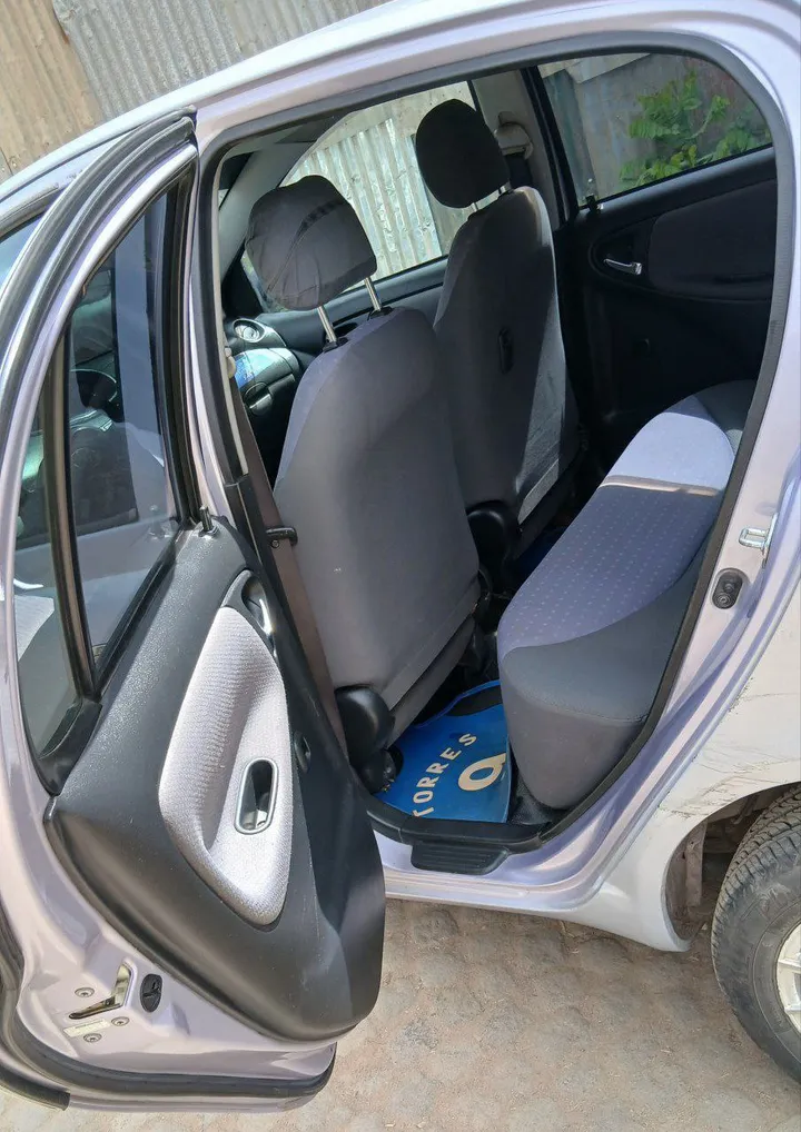 Toyota Vitz 2004 Automatic – photo 5