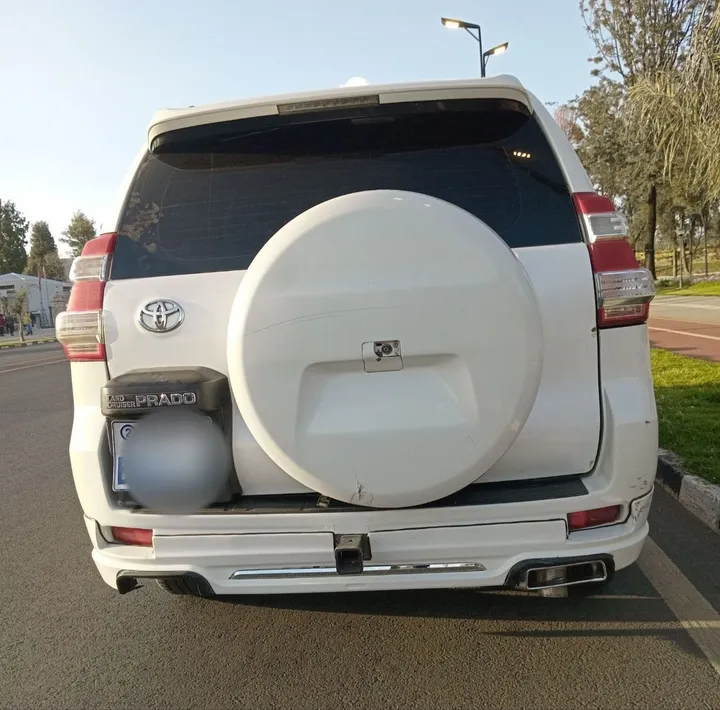 Toyota Landcruiser Prado 2011 – photo 6