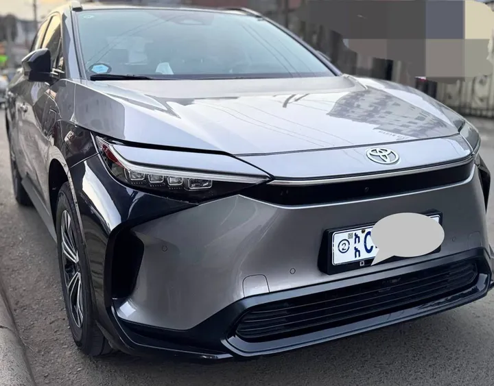 Toyota BZ4X EV 2023 – photo 3