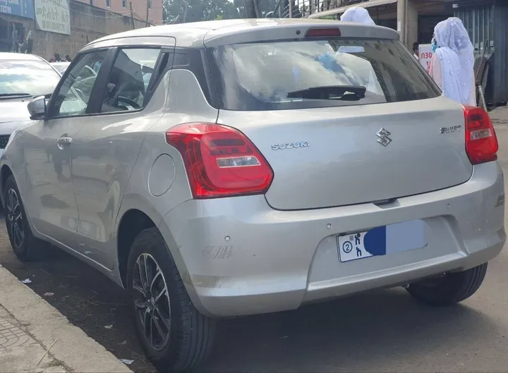 Suzuki Swift 2021 Automatic 1.2L – photo 3