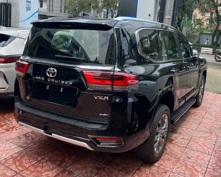 2025 Toyota Land Cruiser VXR Hybrid – photo 5