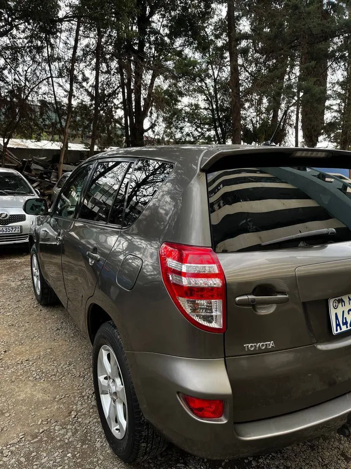 Toyota RAV4 2011 4WD Automatic – photo 4