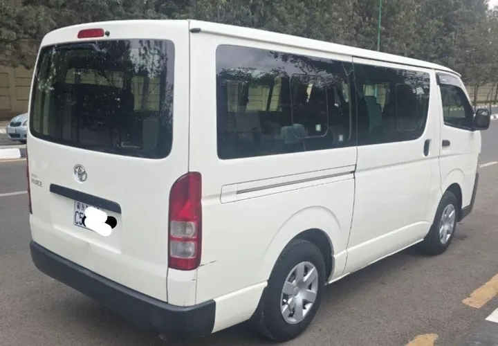 2018 Toyota Hiace Manual Van – photo 6