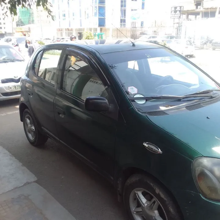 2003 Toyota Vitz Manual – photo 3