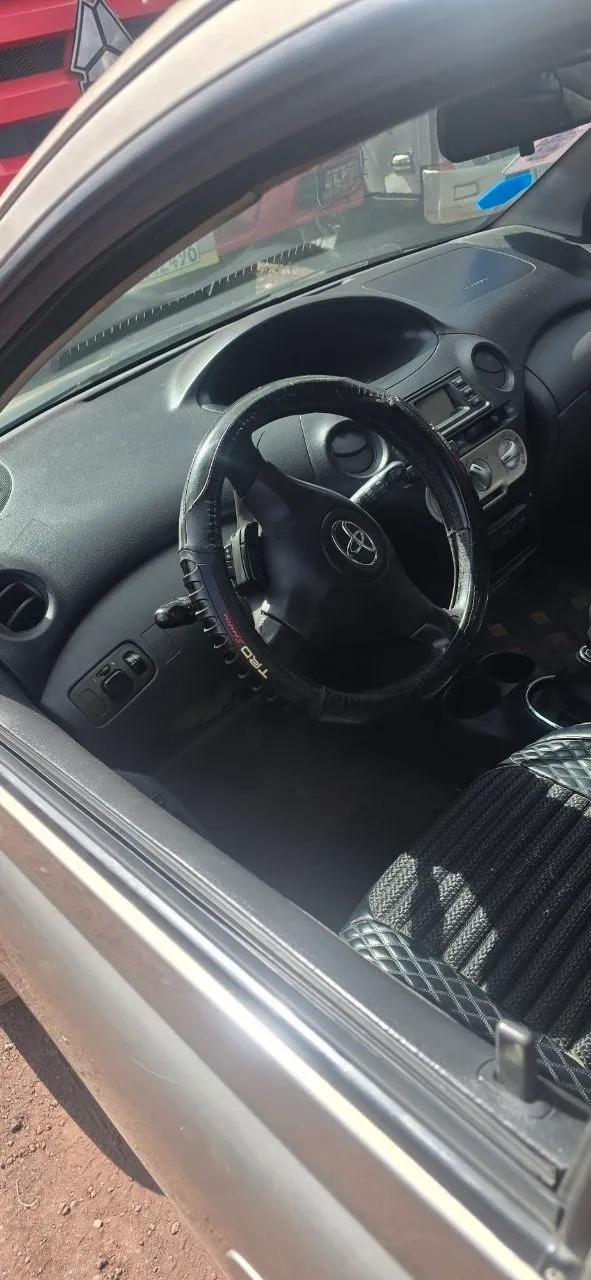 Toyota Vitz Yaris 2004 Manual – photo 3