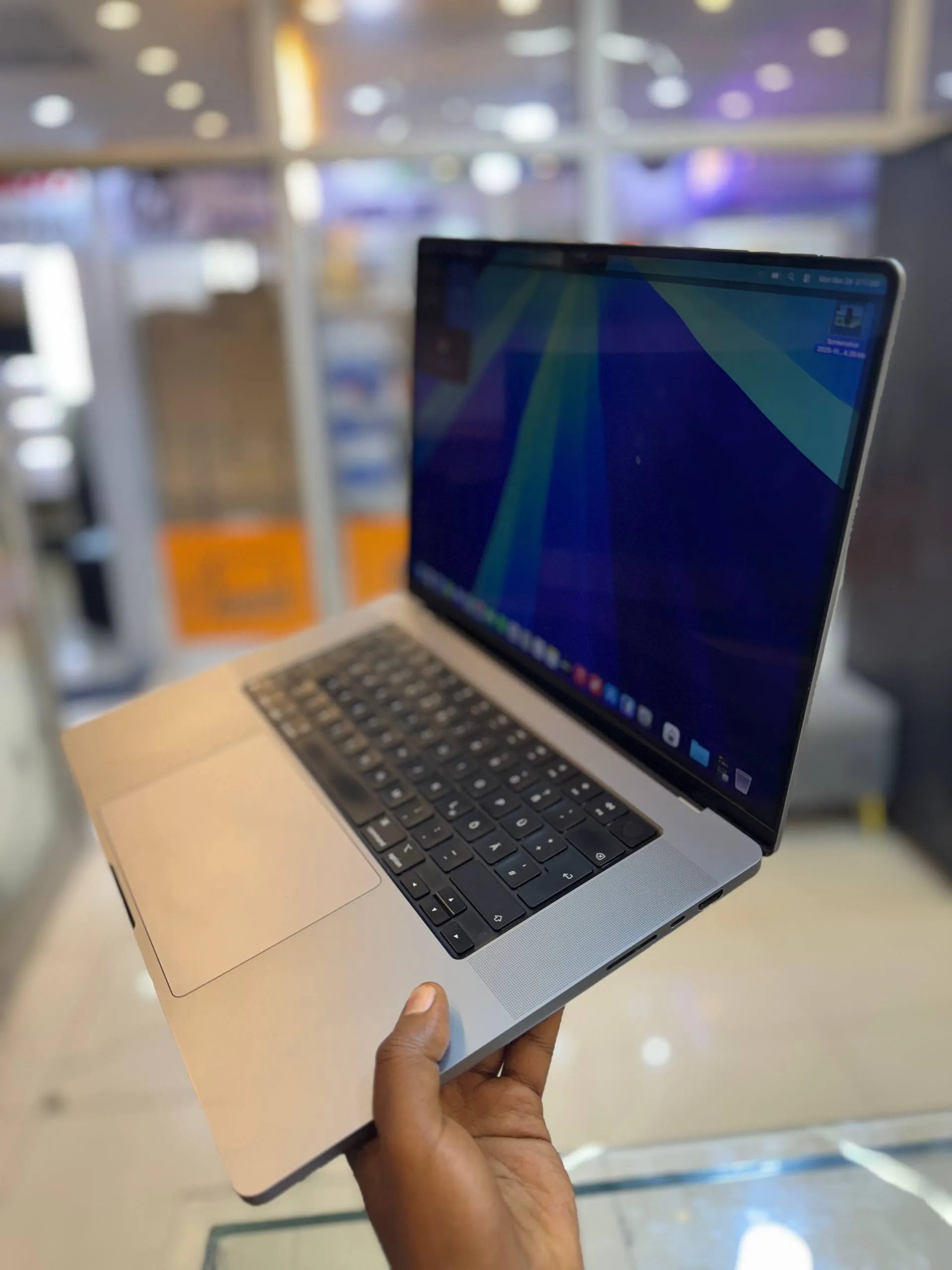 Apple MacBook Pro 16-inch M1 Pro – photo 4