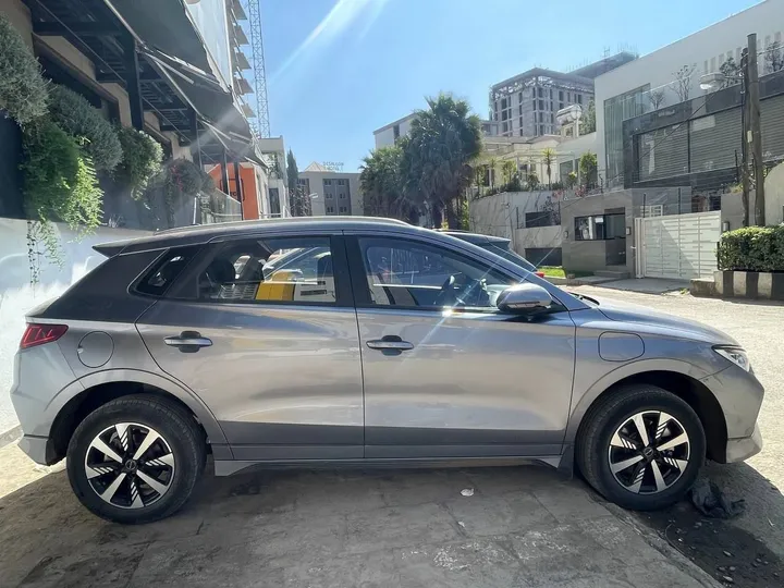 BYD e2 Flying Electric Hatchback – photo 3