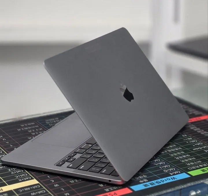 Apple MacBook Pro M1 2020 – photo 3