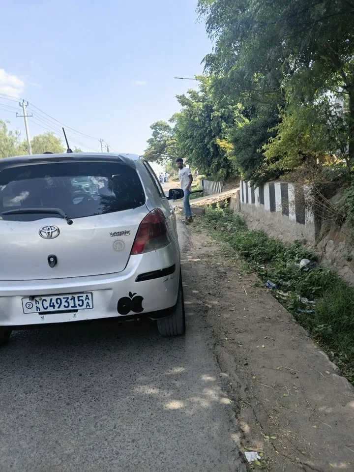 Toyota Yaris Compact 2008 – photo 5