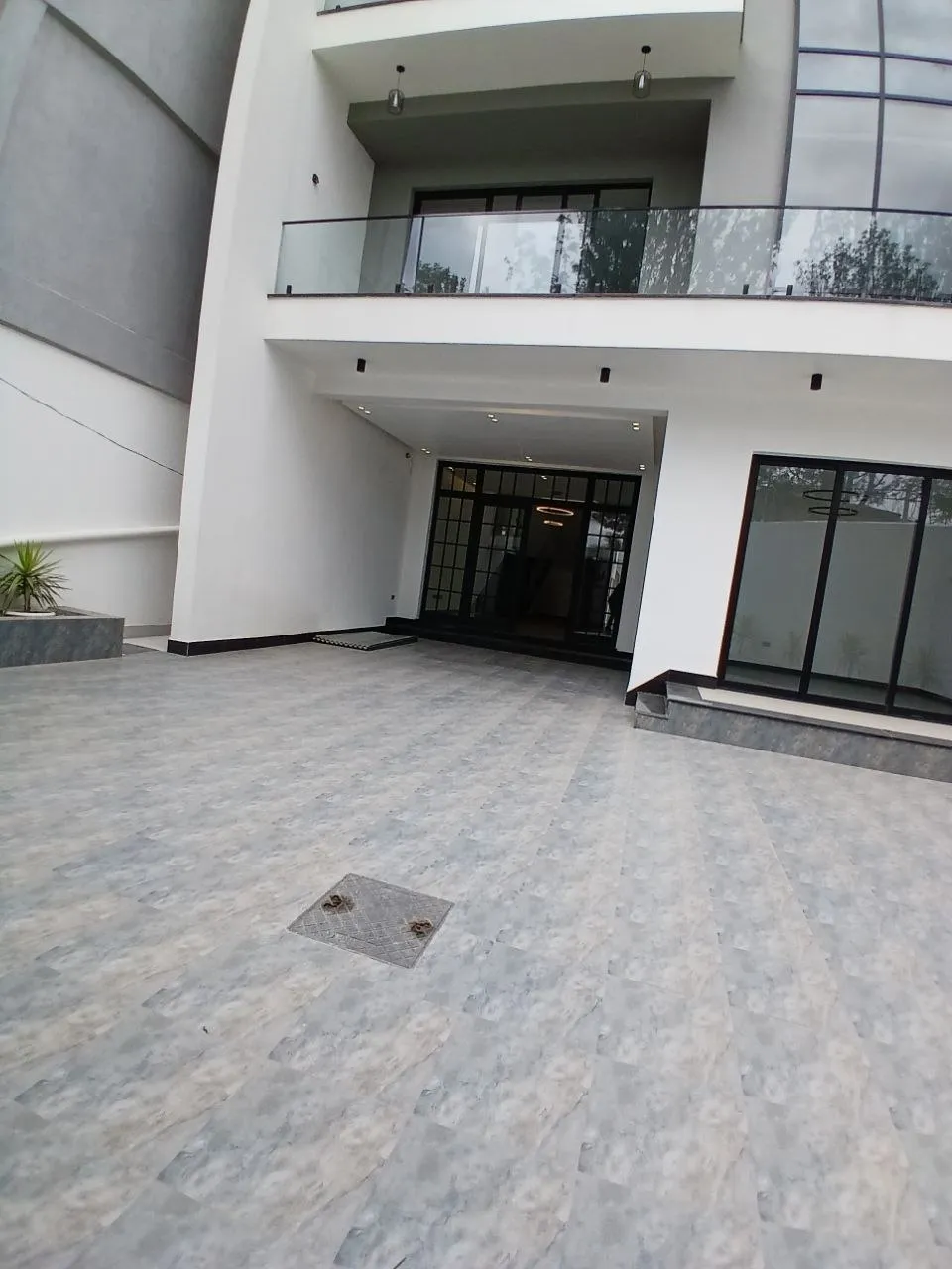 Modern G+2 Residential House – photo 4