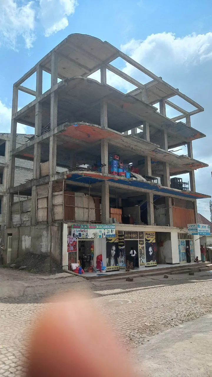 Skeleton Building for Sale Semit – photo 3