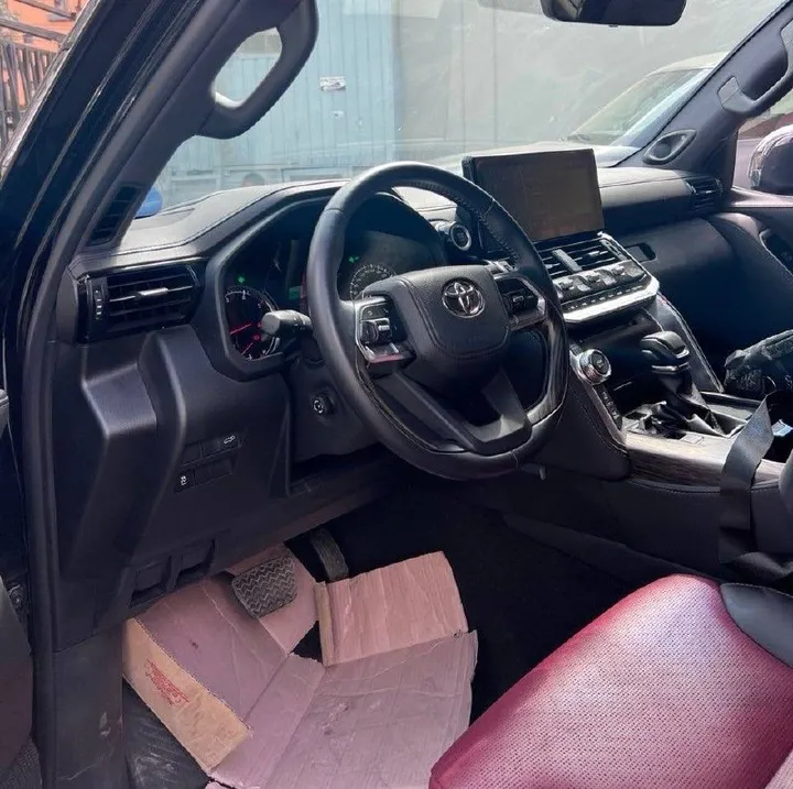 Toyota Land Cruiser V6 VXR 2023 – photo 3