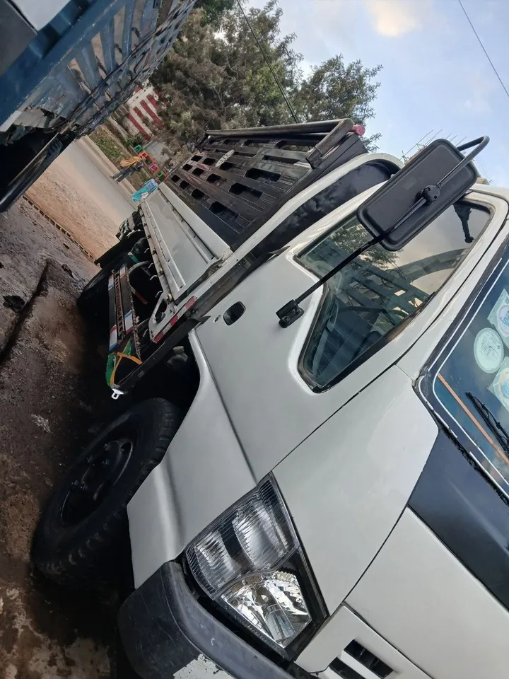 Isuzu NPR Truck 2008 – photo 4