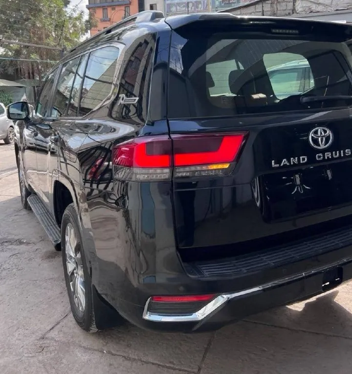 Toyota Land Cruiser V6 VXR 2023 – photo 5