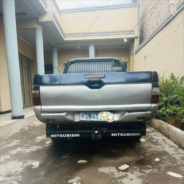 Mitsubishi L200 King Cab 2005 – photo 3