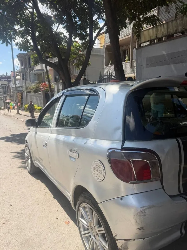 Toyota Vitz 2000 Automatic – photo 6