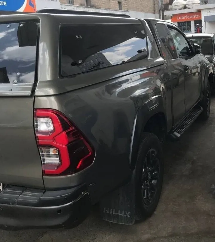 Toyota Hilux 2021 Invincible – photo 4