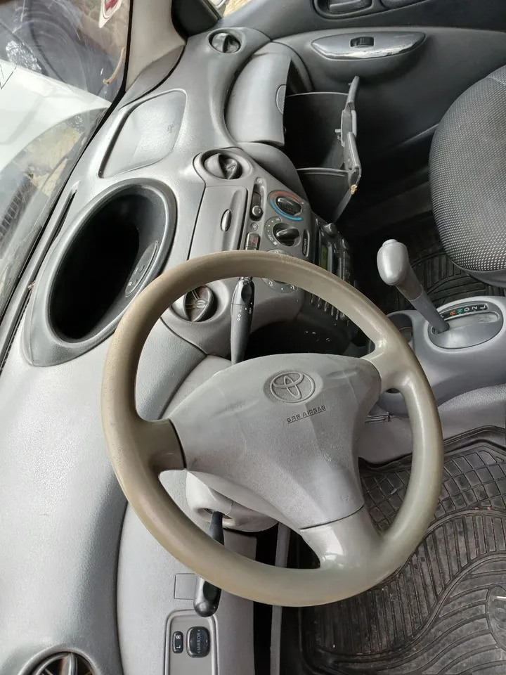 Toyota Vitz 2001 Automatic – photo 5