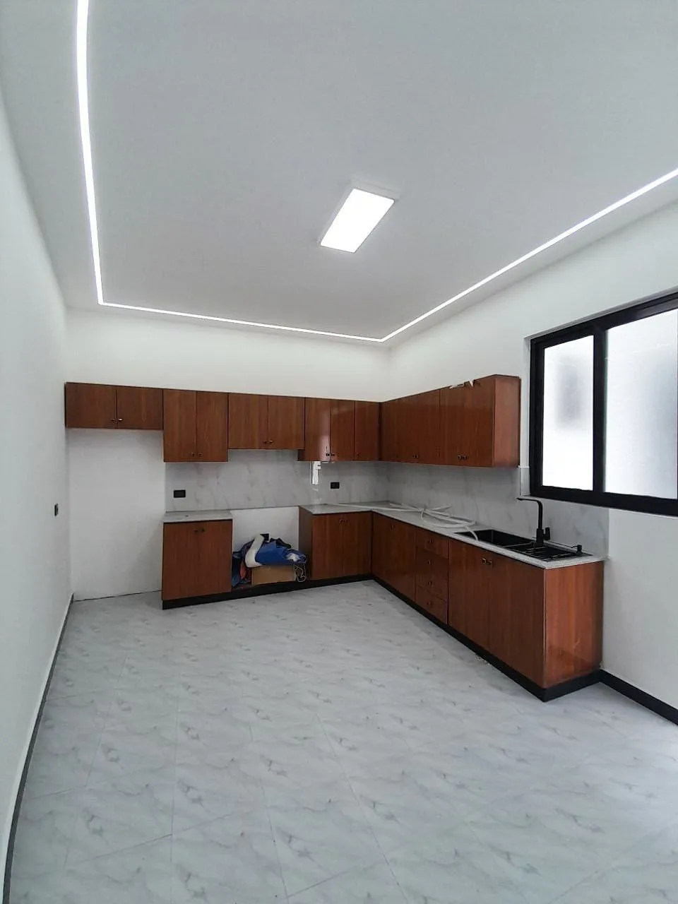 Modern 6-Bedroom Villa in Ayat – photo 6