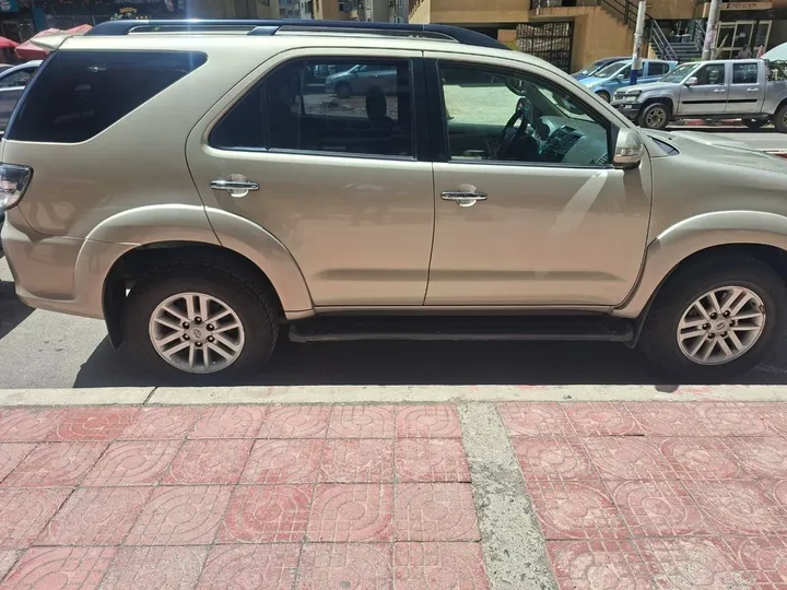 Toyota Fortuner 2012 Diesel Manual – photo 3