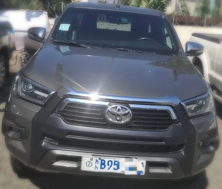 Toyota Hilux Invincible Extra Cab 2021 – photo 3