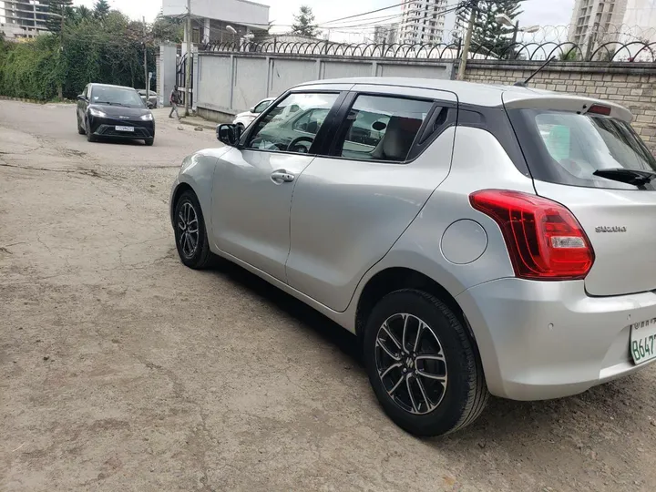 Suzuki Swift 2021 Full Option – photo 3