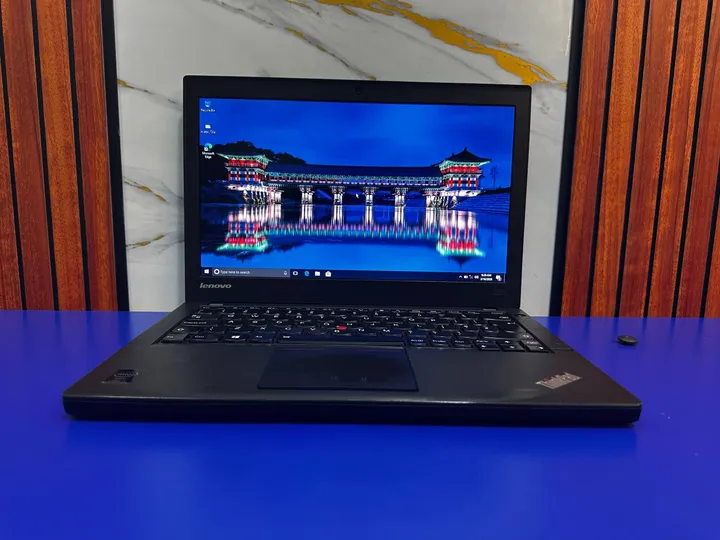Lenovo ThinkPad X240 i5 Laptop – photo 7