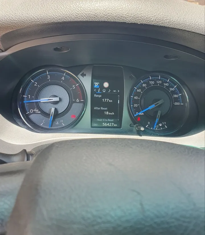 Toyota Hilux Invincible Double Cab 2021 – photo 3