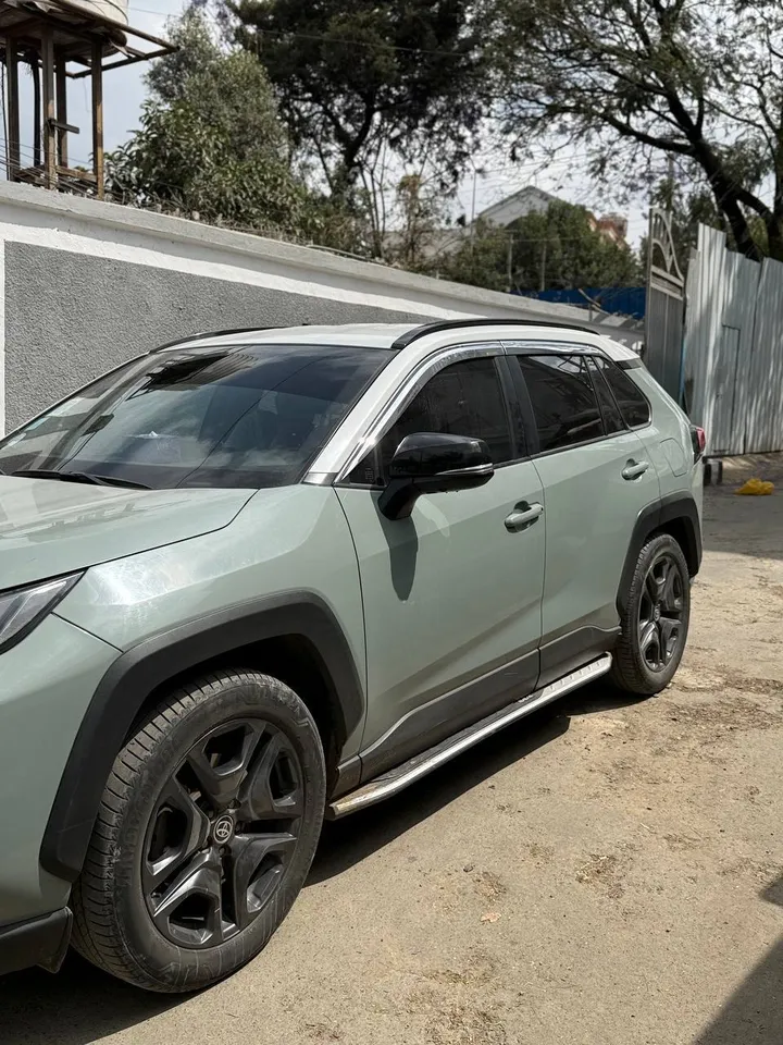 Toyota Rav4 Hybrid Adventure 2022 – photo 4
