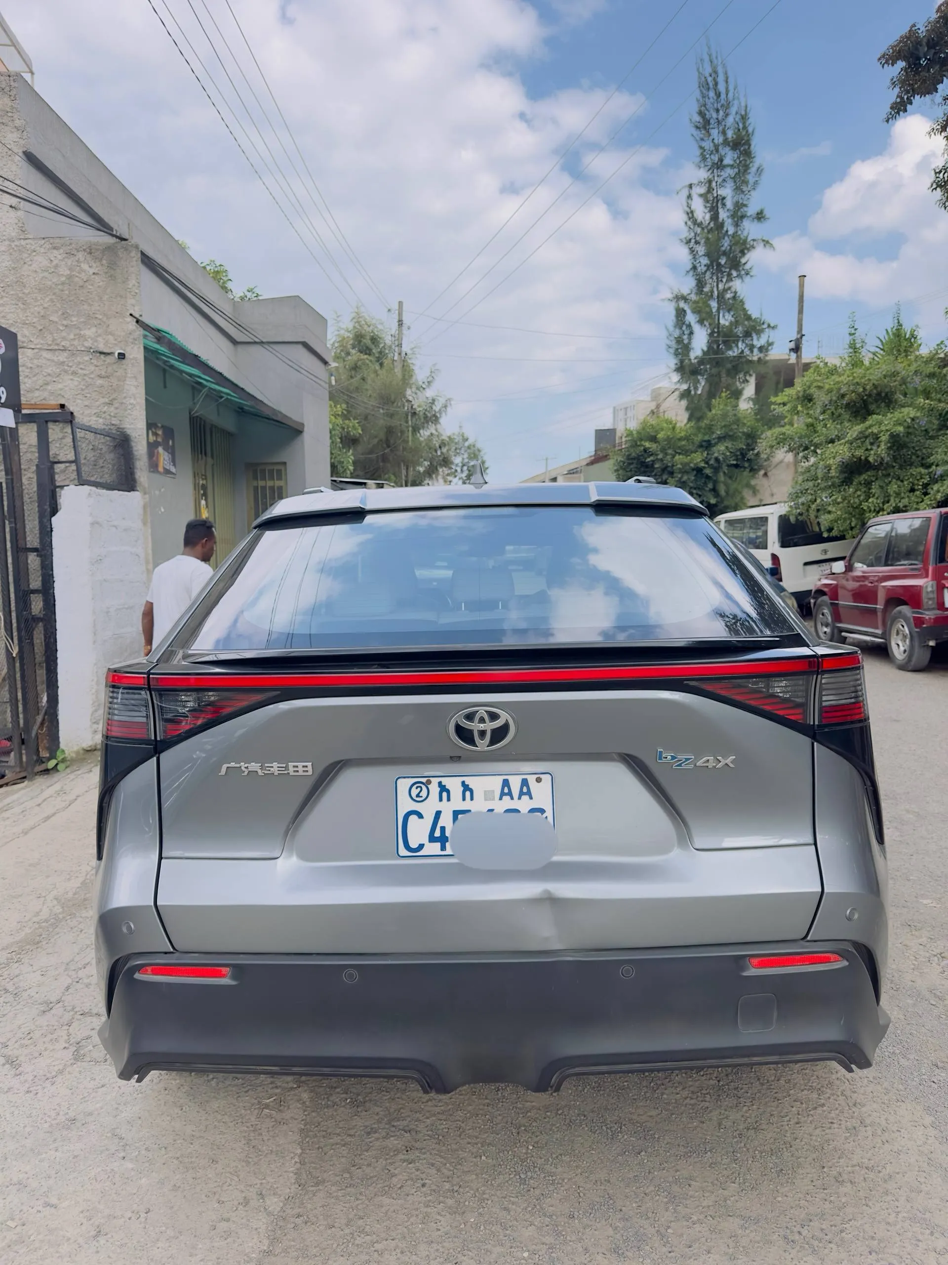 Toyota bZ4X Ultra Electric SUV 2023 – photo 4