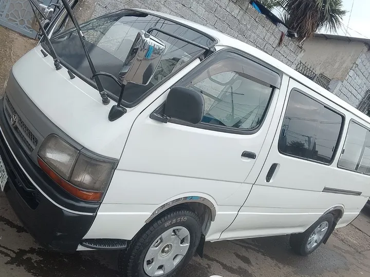Toyota Hiace 5L 2002 Van – photo 4