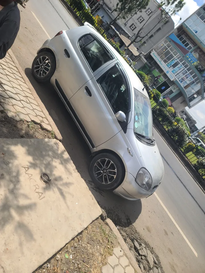 2001 Automatic Silver Hatchback Car – photo 3
