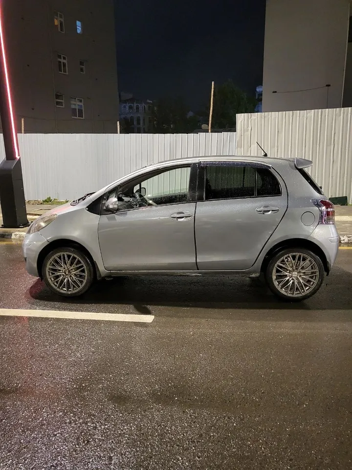 Toyota Yaris Compact 2008 Automatic – photo 3