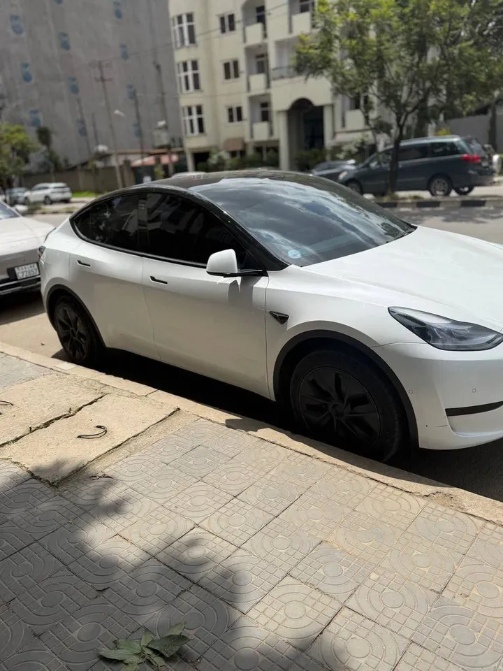 Tesla Model Y 2023 – photo 3