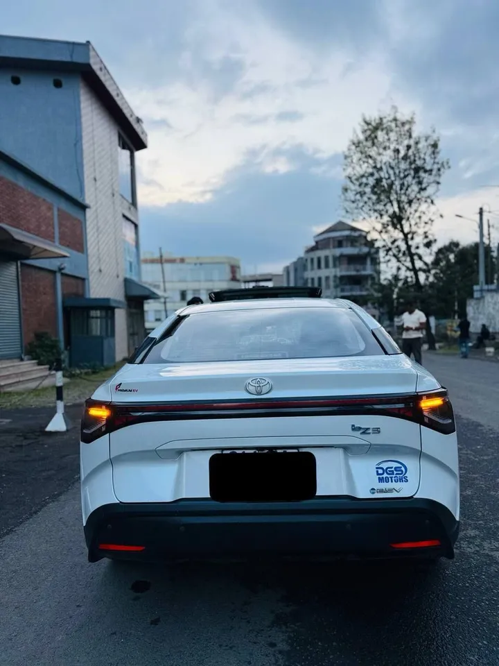 Toyota BZ3 EV 2024 Electric – photo 4