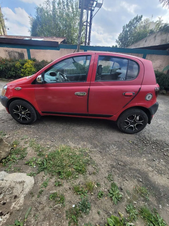 Toyota Vitz Yaris 2001 Manual – photo 3