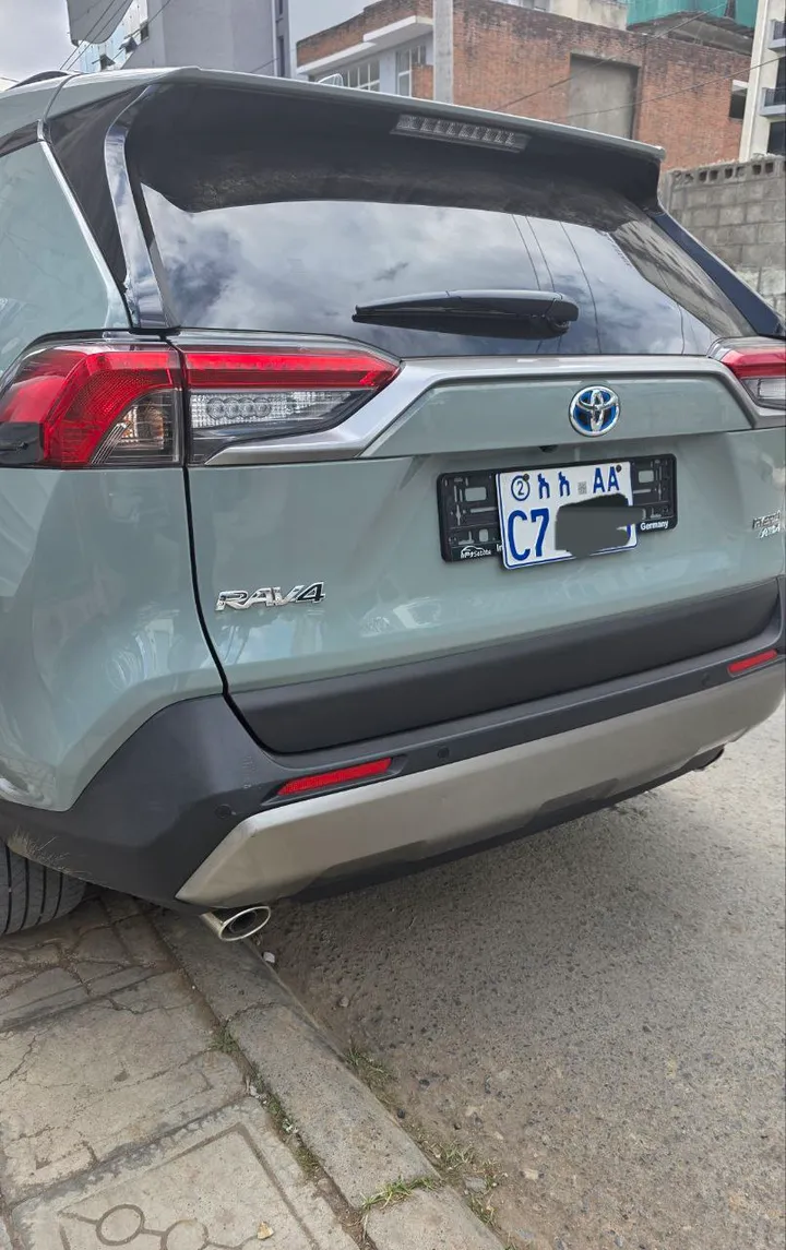 Toyota RAV4 Hybrid 2024 – photo 4