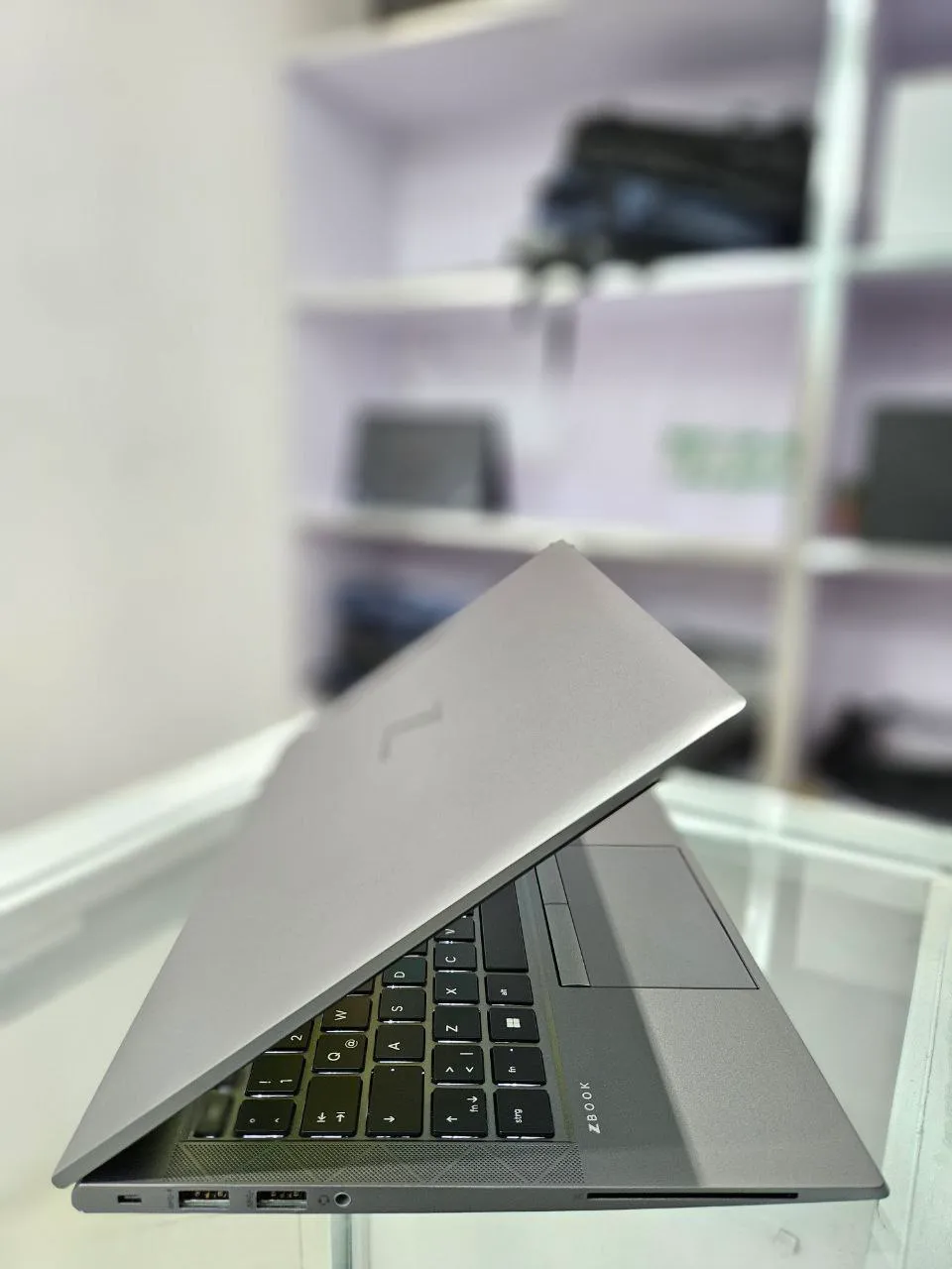 HP ZBook Firefly G8 Workstation – photo 3
