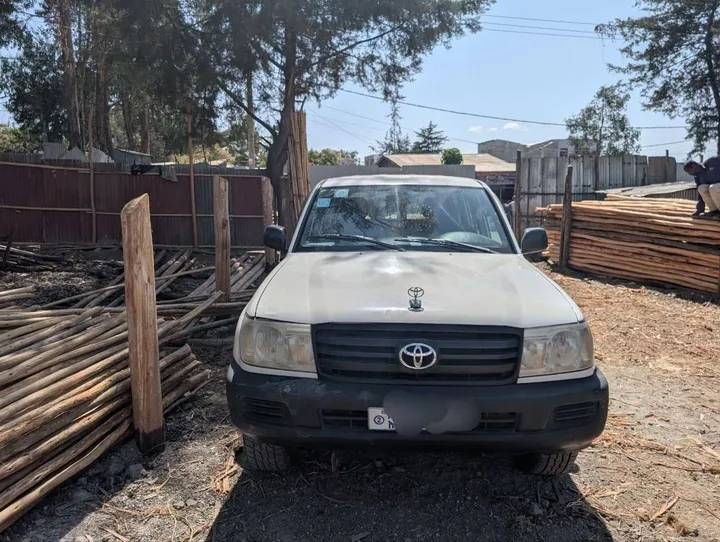 Toyota Land Cruiser 105 2007 – photo 3
