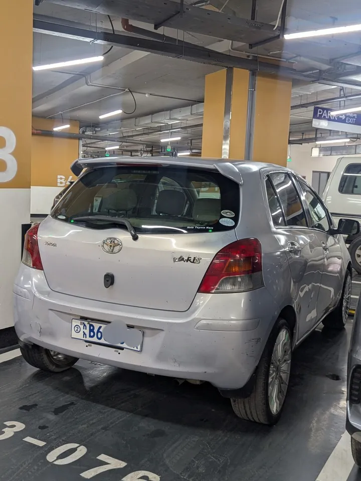 Toyota Yaris Compact 2010 – photo 3